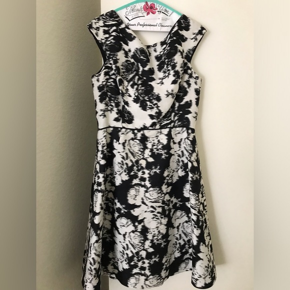 New Oscar de la rentaBlack and White Floral Dress